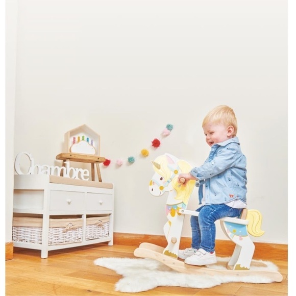 Le toy van rocking unicorn carousel New in Box - Picture 3 of 9